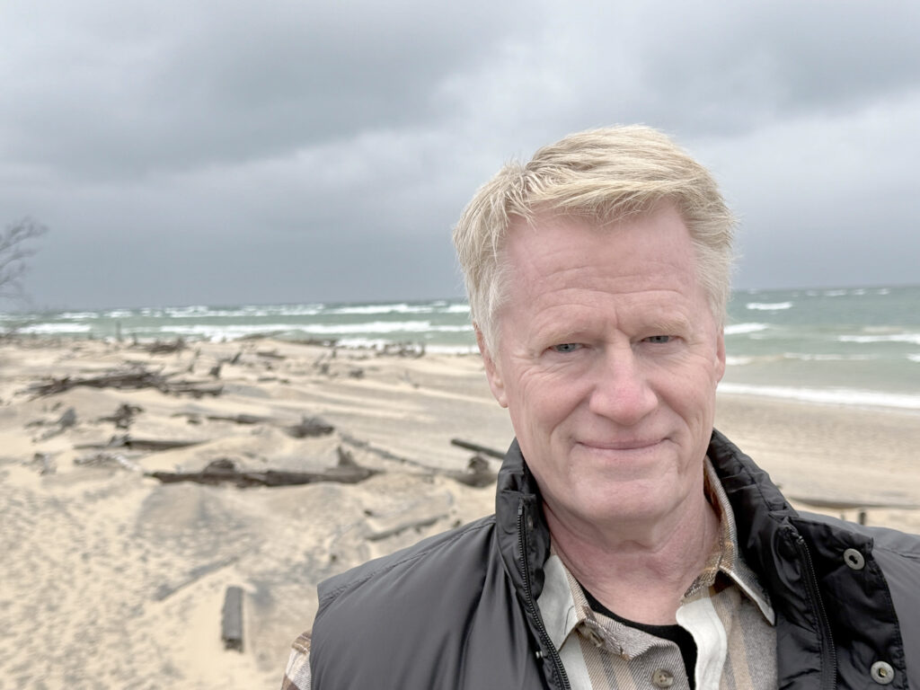 Photo of John Bacon by Roger Lelievre.